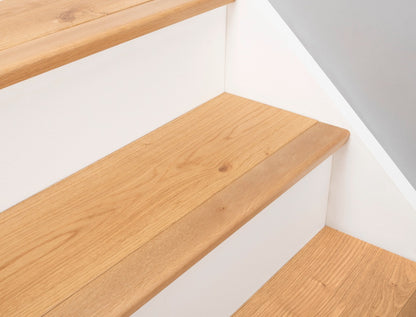 Lacquered Oak Stair Nosing